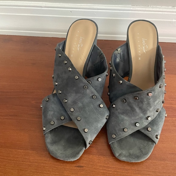 Lord and Taylor 424 Shoes Studded Cross Blue Suede Sandals Size 10 - Picture 3 of 8